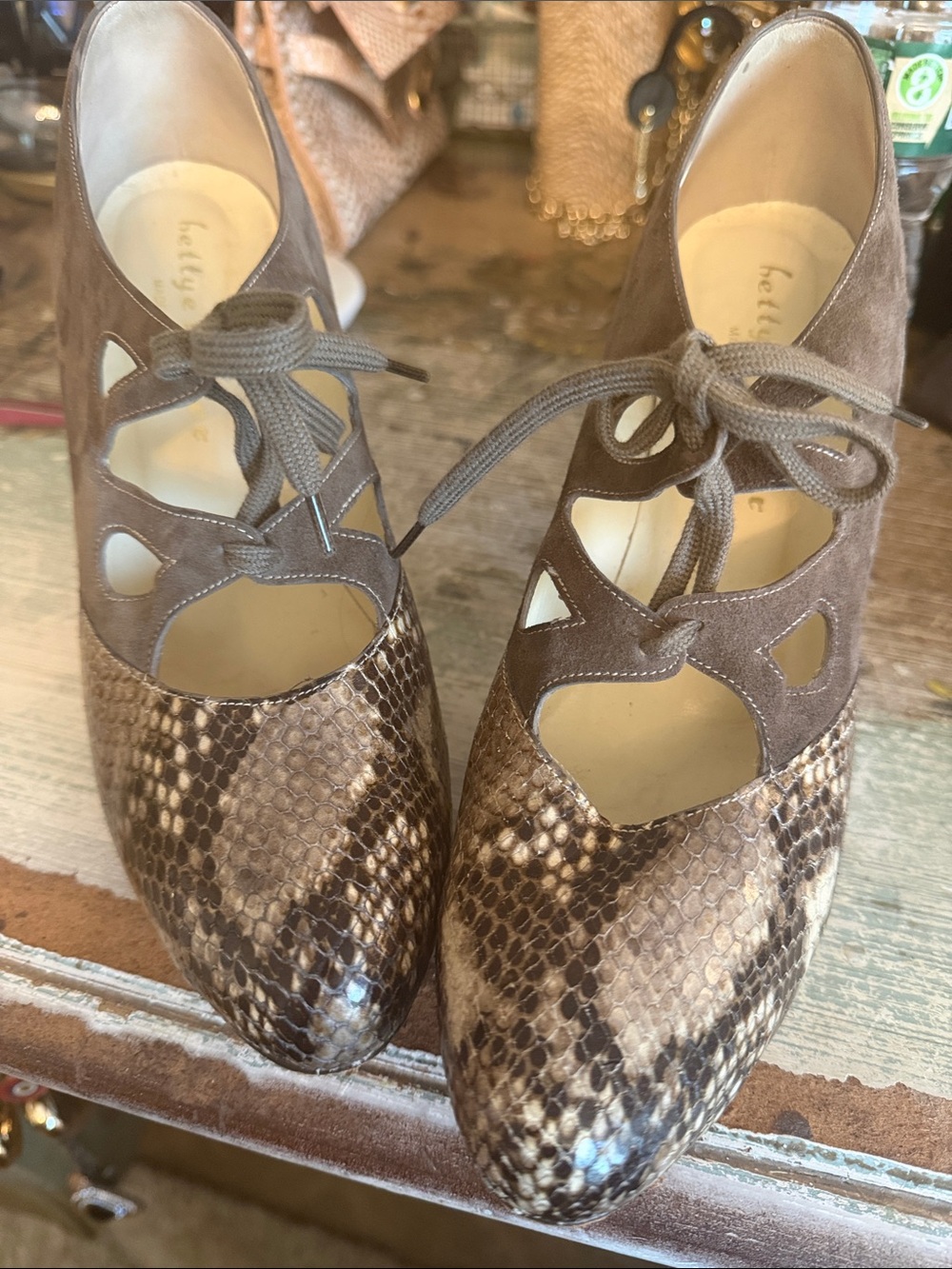 Grey suede &snakeskin woman shoe-bootie style Size 39-1/2 great condition